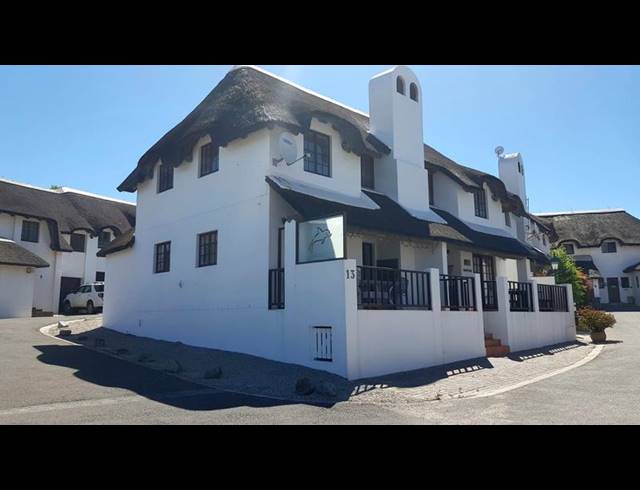 2 BEDROOM TOWNHOUSE FOR SALE IN SHELLY POINT
